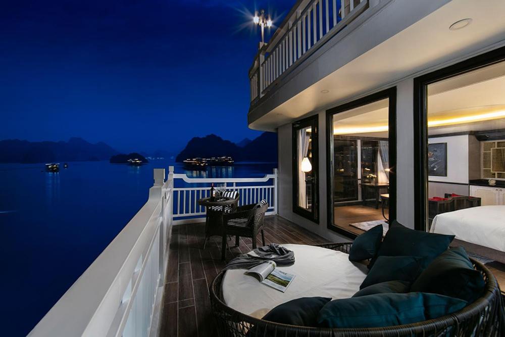 Отель Lapinta Luxury Cruises Халонг Экстерьер фото